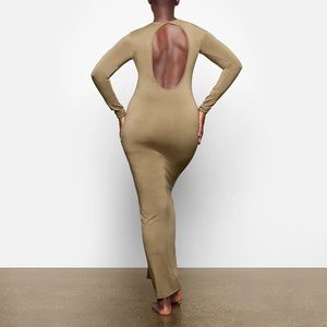 SKIMS NWT SMOOTH LOUNGE LONG SLEEVE OPEN BACK DRESS